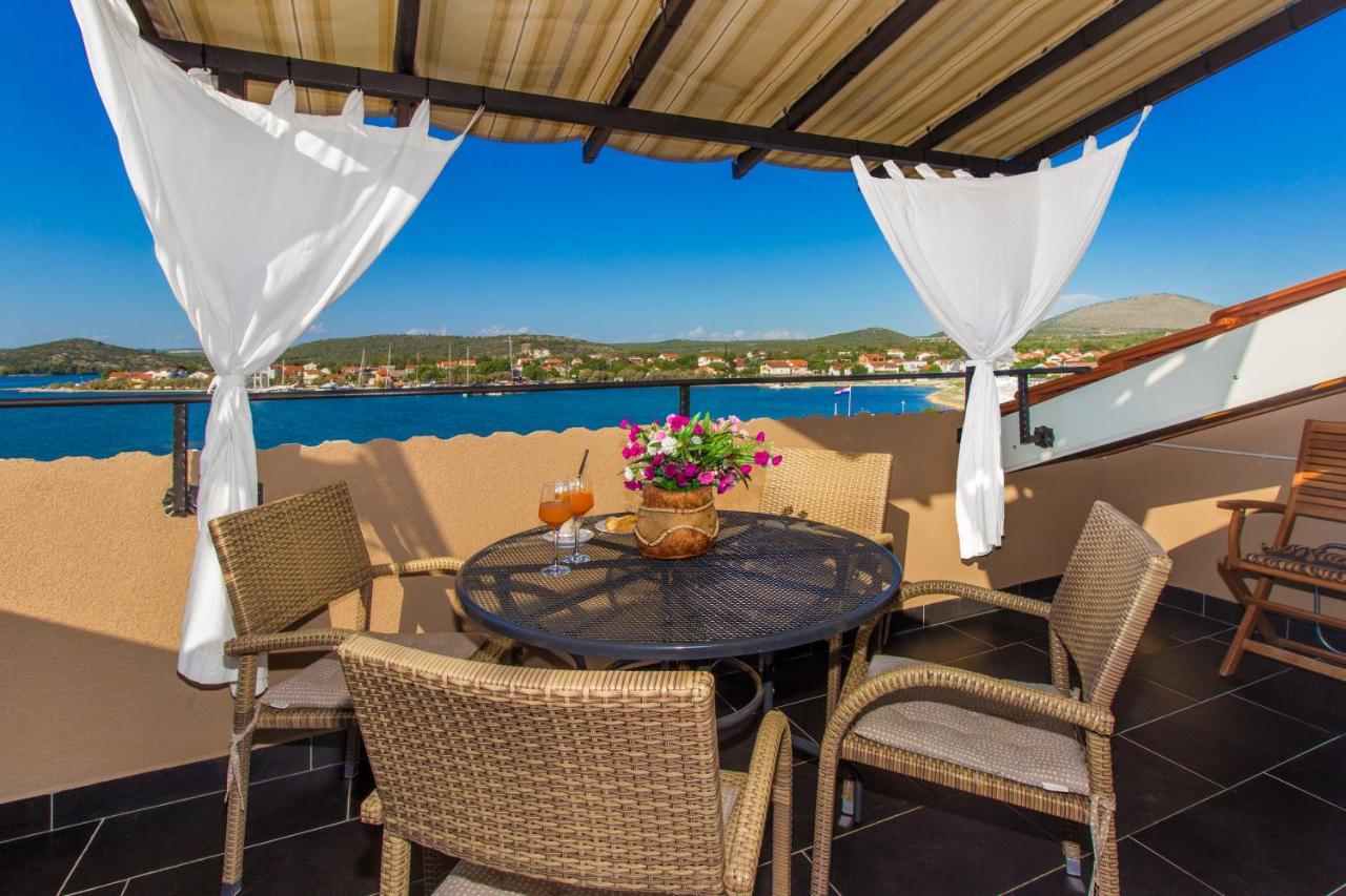 Apartmani Nikolina Seaview Sibenik Ngoại thất bức ảnh