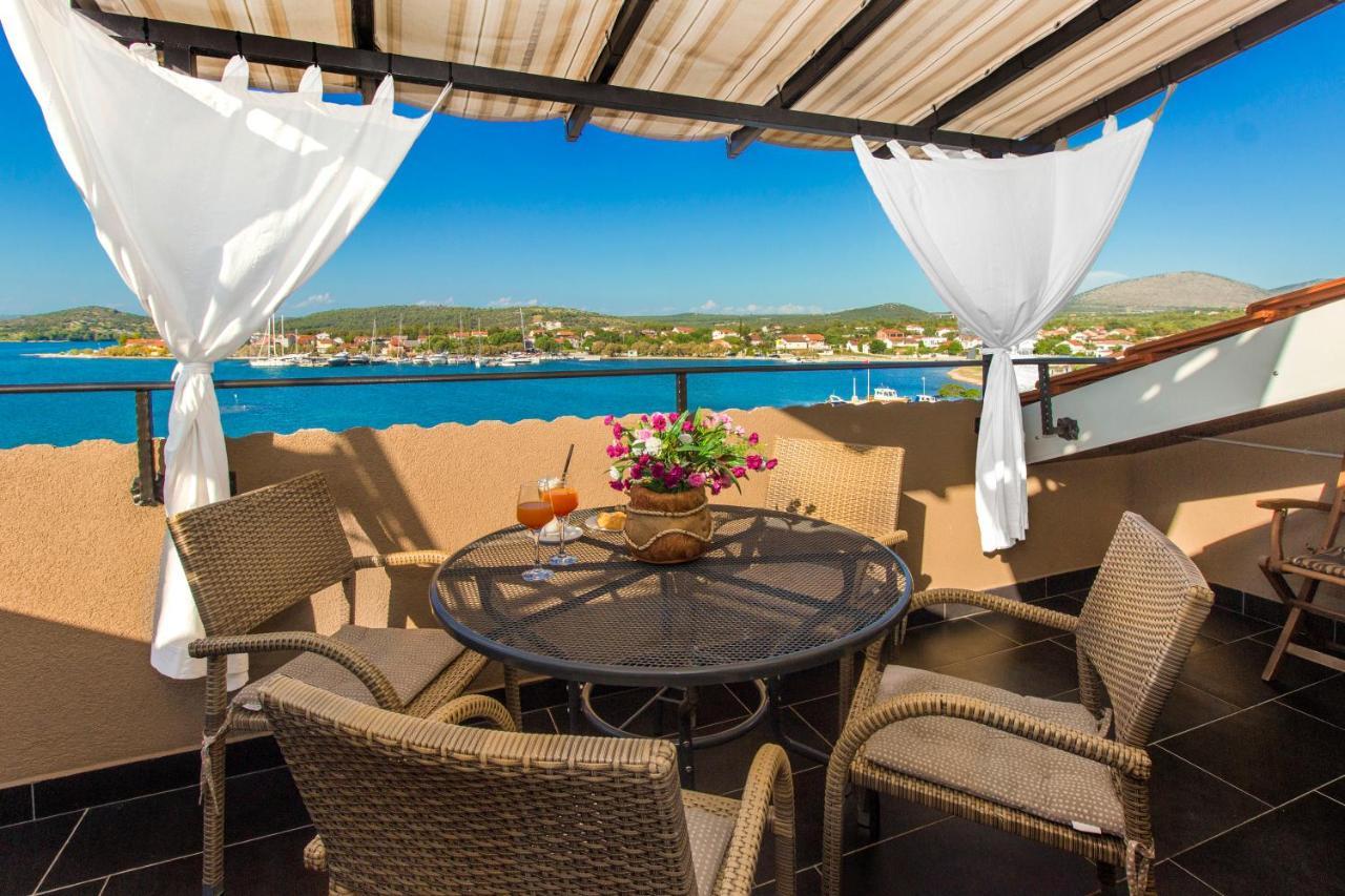 Apartmani Nikolina Seaview Sibenik Ngoại thất bức ảnh