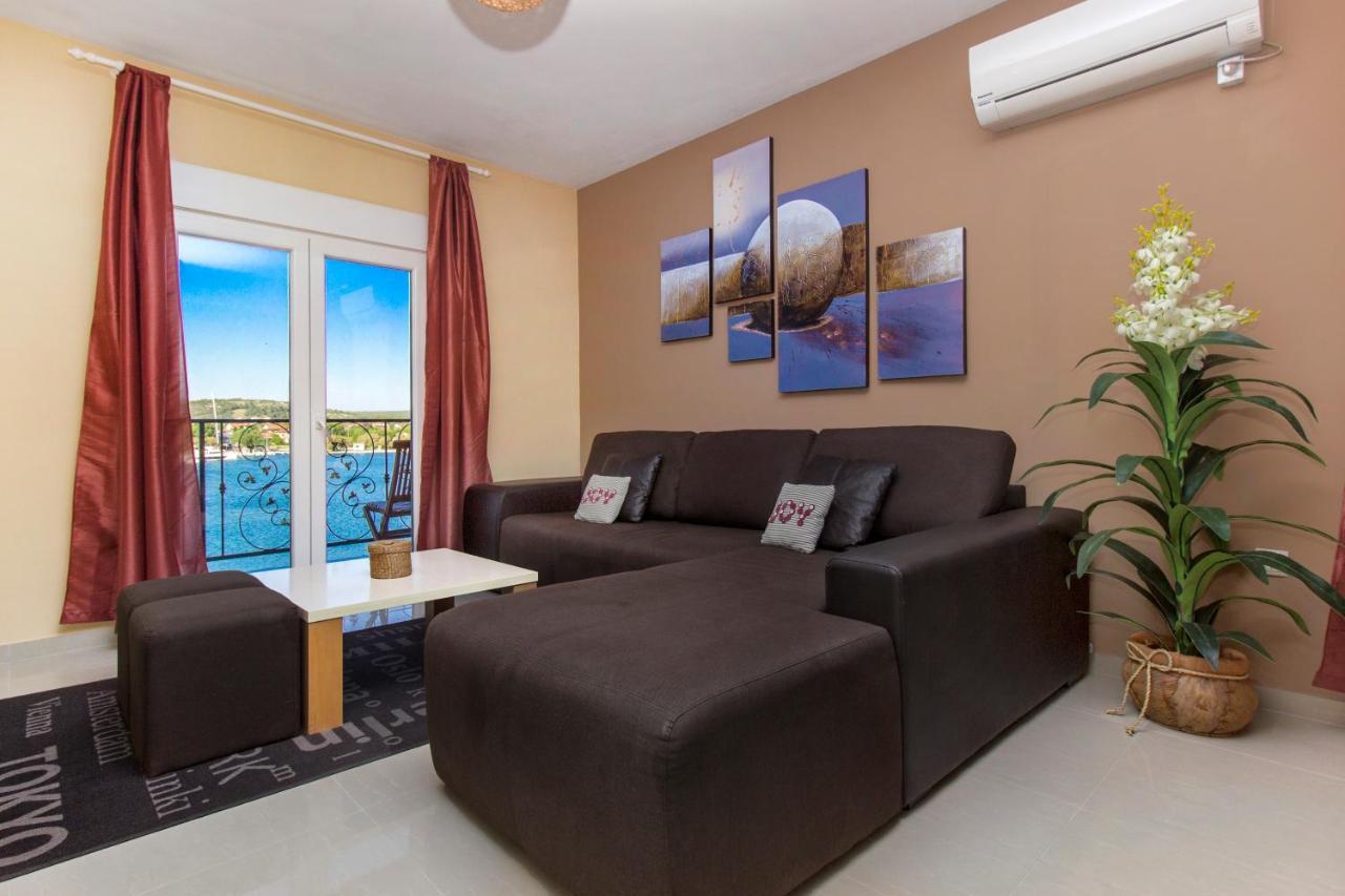 Apartmani Nikolina Seaview Sibenik Ngoại thất bức ảnh